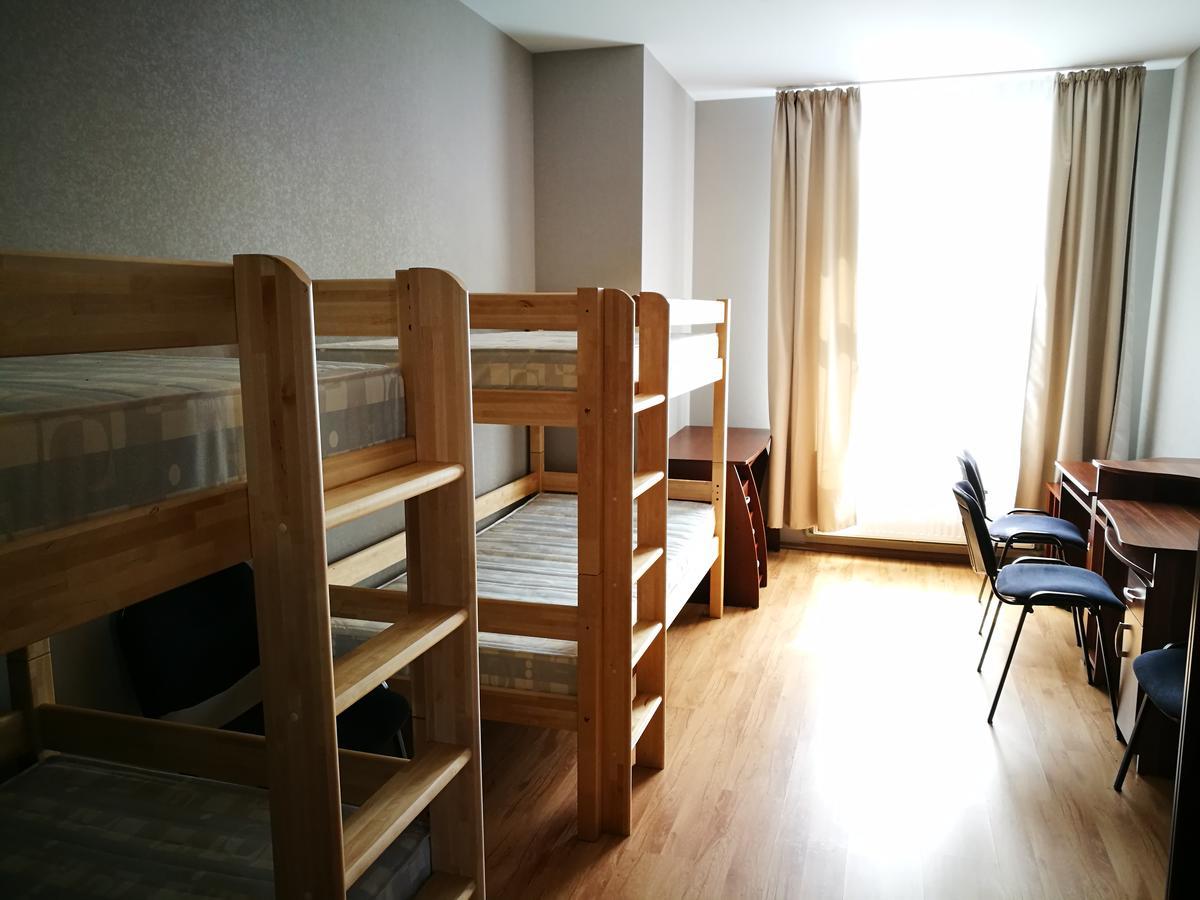 Liela Guest Apartament Vandrarhem Liepāja Exteriör bild