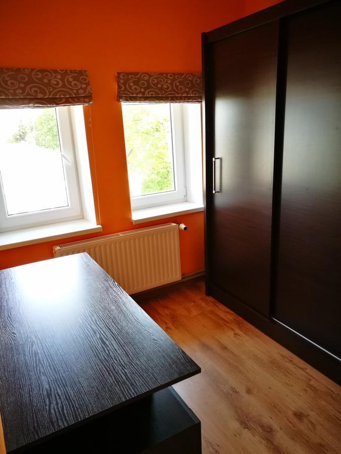 Liela Guest Apartament Vandrarhem Liepāja Exteriör bild