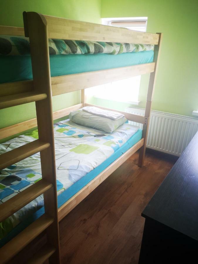 Liela Guest Apartament Vandrarhem Liepāja Exteriör bild