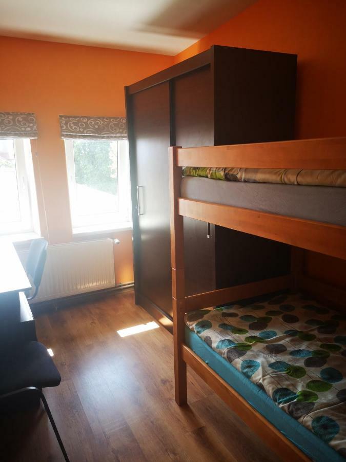 Liela Guest Apartament Vandrarhem Liepāja Exteriör bild